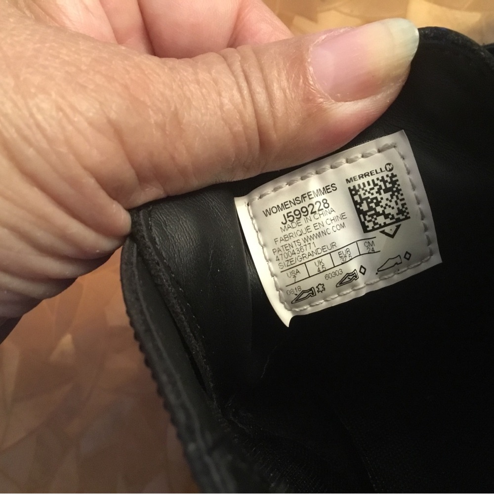 Merrell Women's Black Ankle Boots - Picture 7 of 7